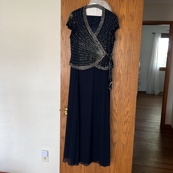 Mother of the bride dress,navy, size 12 - Picture 3 of 4